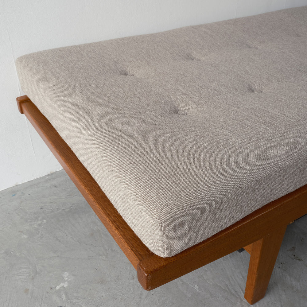 Vintage Day Bed Sofa