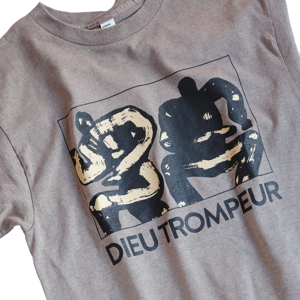 DIEU TROMPEUR Tee